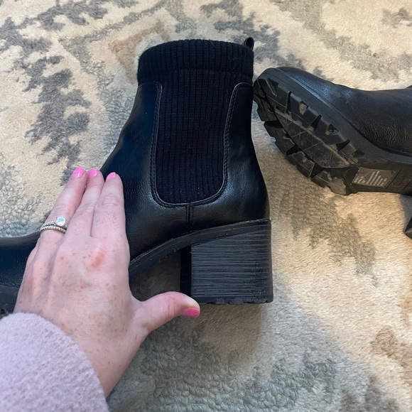 Chelsea Black Boot - Picture 3 of 5